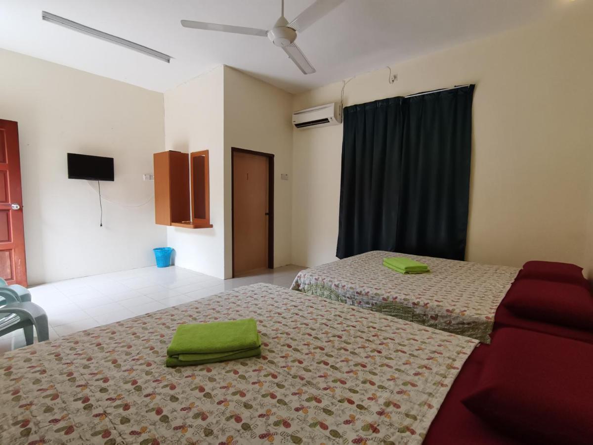 Nipahmas Chalet Pekan Pangkor Esterno foto